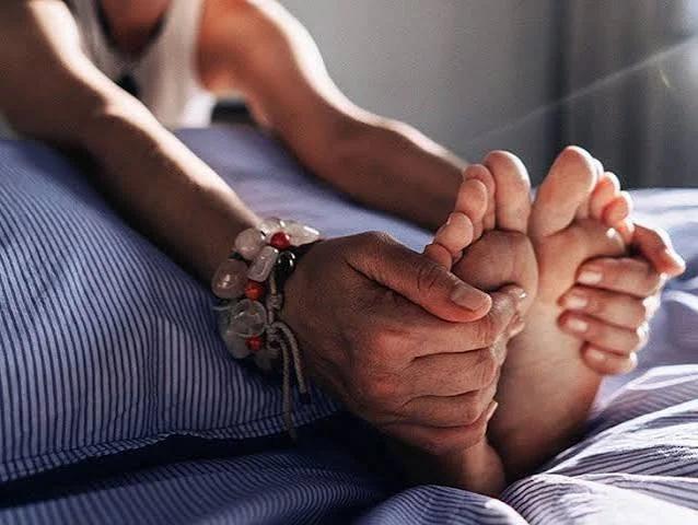 എപ്പോഴും കൈകാലുകള് തണുത്തിരിക്കാറുണ്ടോ? സൂക്ഷിക്കുക! പിന്നില് ഈ 4 ആരോഗ്യപ്രശ്നങ്ങളാകാം