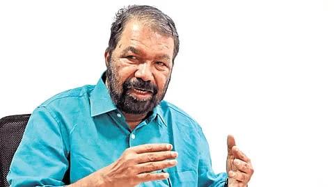 എഗ്ഗ് ഫ്രൈഡ് റൈസ് അടക്കം നിർത്തലാക്കി; സ്കൂളുകളിലെ ഉച്ചഭക്ഷണ വിതരണം അവതാളത്തിലെന്ന് വി ശിവൻകുട്ടി
